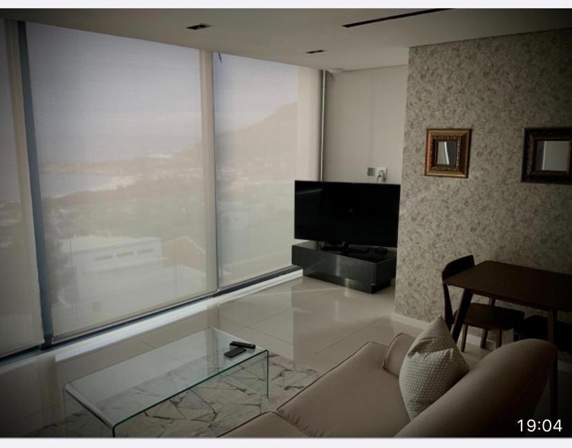 Lovely 1 Bedroom Apartment ケープタウン エクステリア 写真